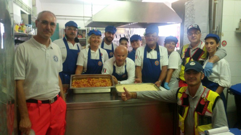 Volontari in cucina a Montegallo