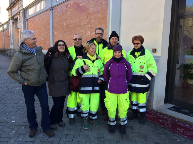 Volontari e funzionari dell'Agenzia a Caldarola e San Severino Marche - 1