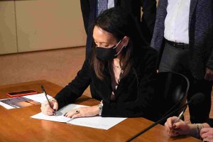 L'assessore Priolo firma a Piacenza il Contratto di Fiume per la Media Valle del Po, marzo 2022