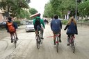 Alluvione, maggio 2023, ragazzi in bicicletta, strada, fango