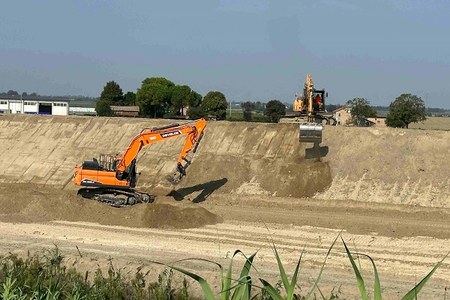 Ricostruzione post alluvione, Ravenna, sopralluogo Priolo, De Pascale, cantiere nel Ravennate