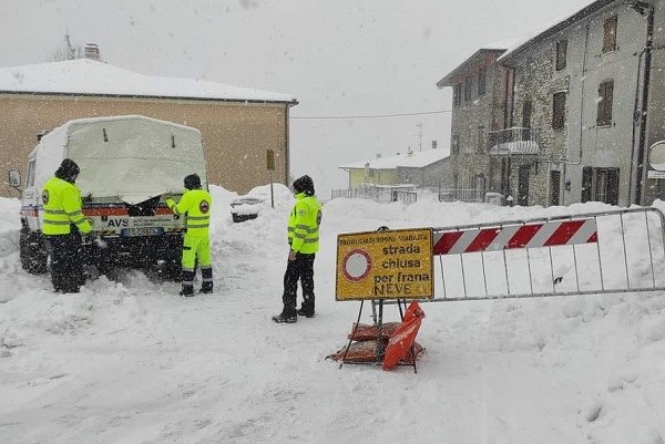 Nevicata, strada interrotta, Romagna, Sant'Agata Feltria, volontari